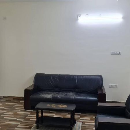 코임바토르 Kamalam 2 Bhk - Non Ac 빌라 외부 사진